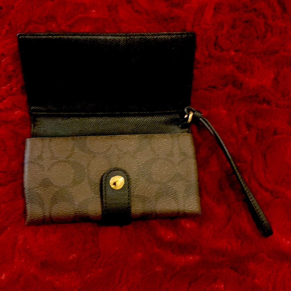 Like New Coach Wallet Wristlet - Picture 6 of 6